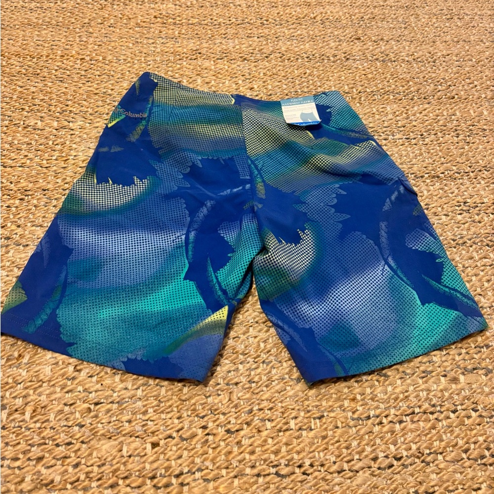 NWT women’s Columbia PFG board short
Size 4 flex fit 
Omni-shield & Omni-shade. - Picture 2 of 9